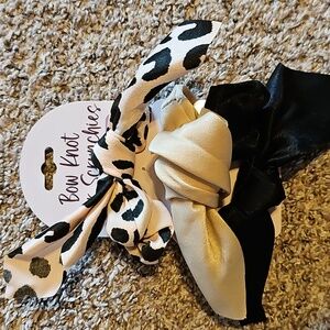 🆕️ Bow knot hair scrunchies